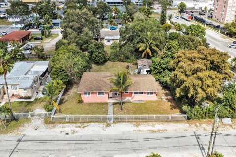 Купить виллу или дом в Майами, Флорида 3 спальни, 228.08м2, № 2033836 - фото 19