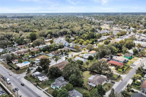 Купить виллу или дом в Майами, Флорида 3 спальни, 228.08м2, № 2033836 - фото 21