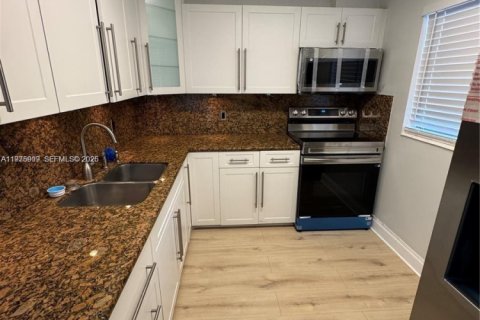 Apartment in Miami, Florida 2 bedrooms, 99.87 sq.m. № 2040474 - photo 3