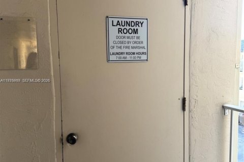 Apartment in Miami, Florida 2 bedrooms, 99.87 sq.m. № 2040474 - photo 7