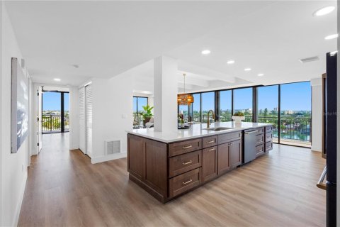 Copropriété à vendre à Treasure Island, Floride: 2 chambres, 140.28 m2 № 2373409 - photo 12