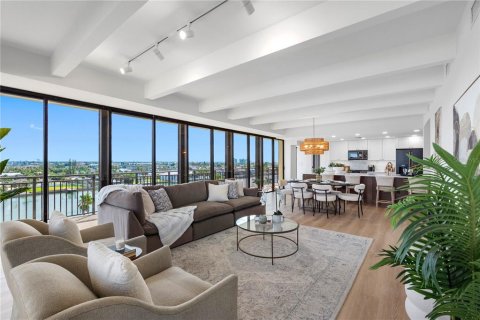 Condo à Treasure Island, Floride, 2 chambres  № 2373409