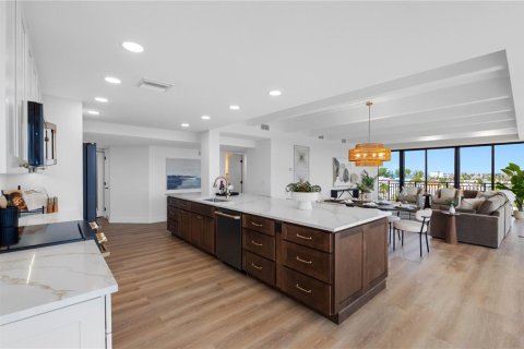 Copropriété à vendre à Treasure Island, Floride: 2 chambres, 140.28 m2 № 2373409 - photo 10