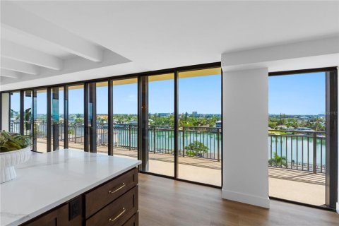 Copropriété à vendre à Treasure Island, Floride: 2 chambres, 140.28 m2 № 2373409 - photo 22