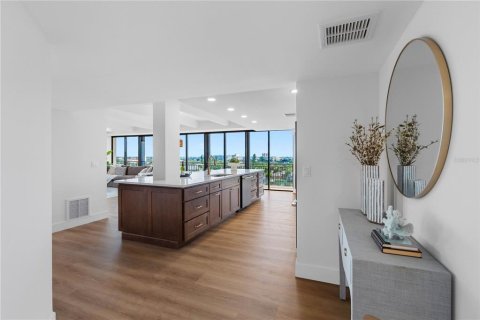 Copropriété à vendre à Treasure Island, Floride: 2 chambres, 140.28 m2 № 2373409 - photo 4