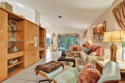 Casa en venta en Boynton Beach, Florida, 3 dormitorios, 170.66 m2 № 2076117 - foto 11