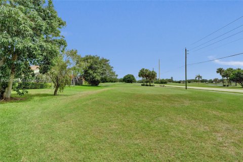 Casa en venta en Boynton Beach, Florida, 3 dormitorios, 170.66 m2 № 2076117 - foto 9