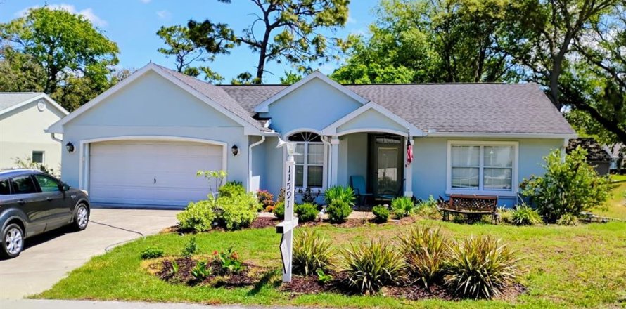 House in Ocala, Florida 2 bedrooms, 113.9 sq.m. № 1733400