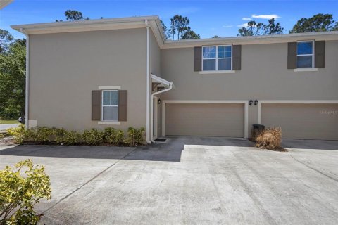 Townhouse in Port Orange, Florida 3 bedrooms, 153.1 sq.m. № 1635189 - photo 4