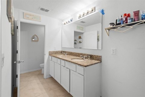 Townhouse in Port Orange, Florida 3 bedrooms, 153.1 sq.m. № 1635189 - photo 29