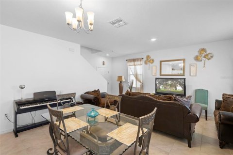 Townhouse in Port Orange, Florida 3 bedrooms, 153.1 sq.m. № 1635189 - photo 13