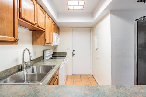 Condo in Clearwater, Florida, 2 bedrooms № 2221970 - photo 7