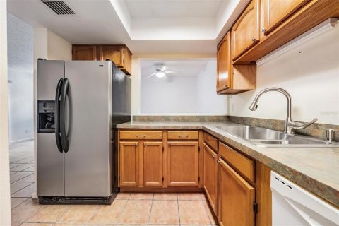 Condo in Clearwater, Florida, 2 bedrooms № 2221970 - photo 6