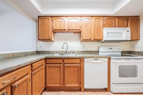 Condo in Clearwater, Florida, 2 bedrooms № 2221970 - photo 5
