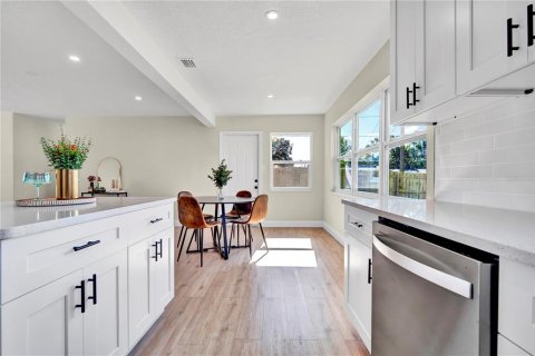 Casa en venta en Orlando, Florida, 3 dormitorios, 113.15 m2 № 1893843 - foto 11