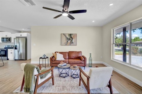 Casa en venta en Orlando, Florida, 3 dormitorios, 113.15 m2 № 1893843 - foto 5