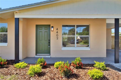 Casa en venta en Orlando, Florida, 3 dormitorios, 113.15 m2 № 1893843 - foto 2
