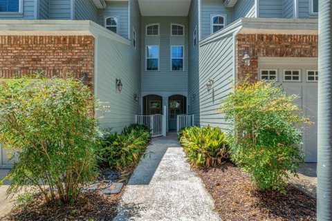 Condo in Gainesville, Florida, 3 bedrooms № 2195666 - photo 2