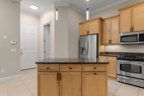 Condo in Gainesville, Florida, 3 bedrooms № 2195666 - photo 11