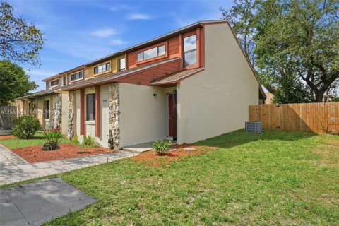 Touwnhouse à vendre à Orlando, Floride: 2 chambres, 114.83 m2 № 2045906 - photo 28