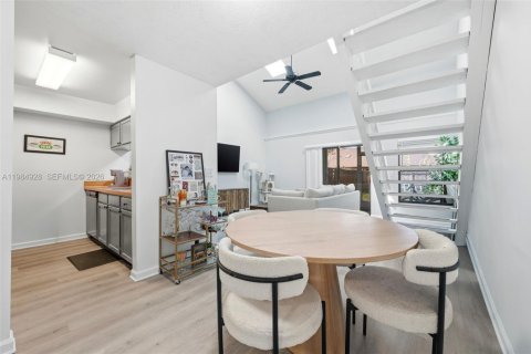 Touwnhouse à vendre à Orlando, Floride: 2 chambres, 114.83 m2 № 2045906 - photo 3