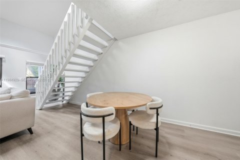 Touwnhouse à vendre à Orlando, Floride: 2 chambres, 114.83 m2 № 2045906 - photo 7