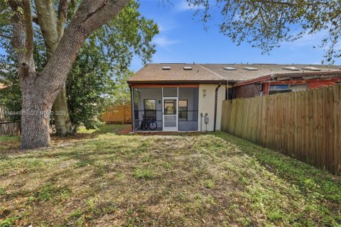 Touwnhouse à vendre à Orlando, Floride: 2 chambres, 114.83 m2 № 2045906 - photo 14