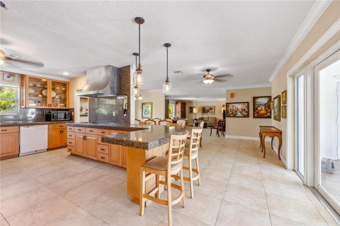 Villa ou maison à vendre à Palmetto Bay, Floride: 4 chambres, 178.93 m2 № 1941899 - photo 10