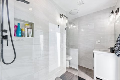 Villa ou maison à vendre à Palmetto Bay, Floride: 4 chambres, 178.93 m2 № 1941899 - photo 20