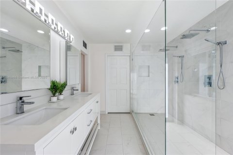 Villa ou maison à vendre à Palmetto Bay, Floride: 4 chambres, 178.93 m2 № 1941899 - photo 17