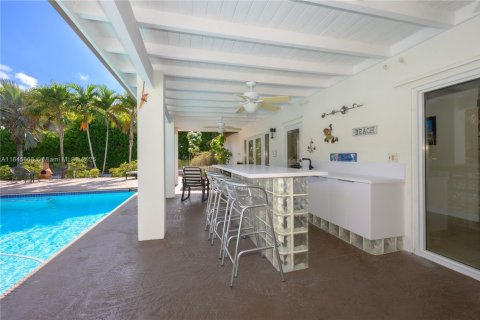 Villa ou maison à vendre à Palmetto Bay, Floride: 4 chambres, 178.93 m2 № 1941899 - photo 29