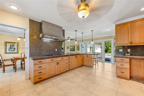Villa ou maison à vendre à Palmetto Bay, Floride: 4 chambres, 178.93 m2 № 1941899 - photo 9