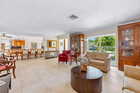 Villa ou maison à vendre à Palmetto Bay, Floride: 4 chambres, 178.93 m2 № 1941899 - photo 14