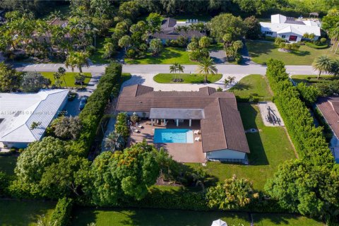 Villa ou maison à vendre à Palmetto Bay, Floride: 4 chambres, 178.93 m2 № 1941899 - photo 2