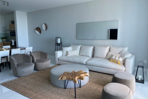 Condominio en venta en Miami, Florida, 3 dormitorios, 158.68 m2 № 1698560 - foto 1