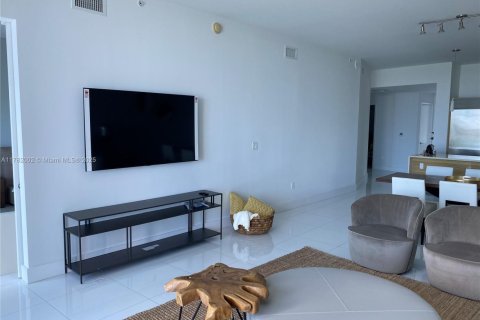 Condominio en venta en Miami, Florida, 3 dormitorios, 158.68 m2 № 1698560 - foto 11