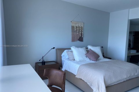 Condominio en venta en Miami, Florida, 3 dormitorios, 158.68 m2 № 1698560 - foto 3