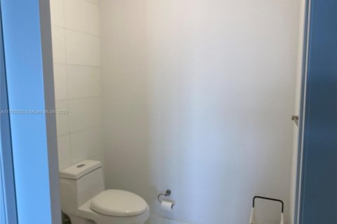 Condominio en venta en Miami, Florida, 3 dormitorios, 158.68 m2 № 1698560 - foto 9