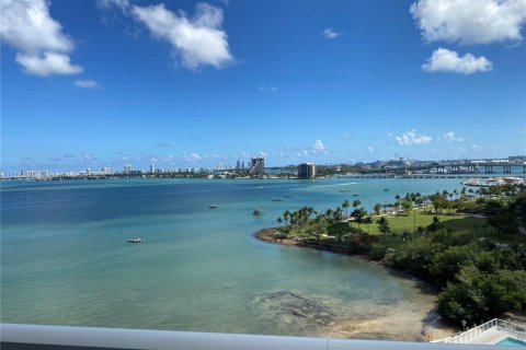 Condominio en venta en Miami, Florida, 3 dormitorios, 158.68 m2 № 1698560 - foto 14