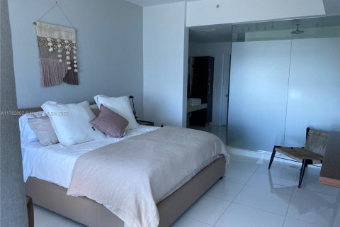 Condominio en venta en Miami, Florida, 3 dormitorios, 158.68 m2 № 1698560 - foto 2