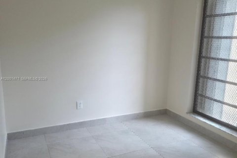 Снять в аренду кондоминиум в Катлер-Бей, Флорида 3 спальни, 90.49м2, № 2154044 - фото 6