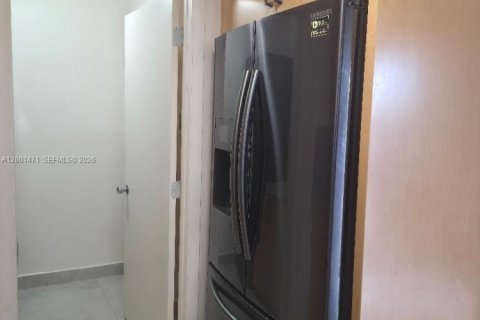 Снять в аренду кондоминиум в Катлер-Бей, Флорида 3 спальни, 90.49м2, № 2154044 - фото 20