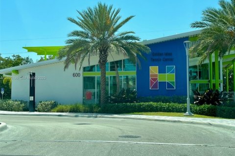 Condo in Hallandale Beach, Florida, 1 bedroom  № 1989019 - photo 24