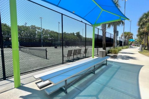 Condo in Hallandale Beach, Florida, 1 bedroom  № 1989019 - photo 26