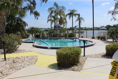 Apartamento en alquiler en Zephyrhills, Florida, 3 dormitorios, 120.4 m2 № 1740840 - foto 8