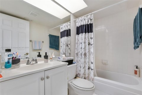 Купить кондоминиум в Хомстед, Флорида 3 спальни, 121.7м2, № 1969348 - фото 14
