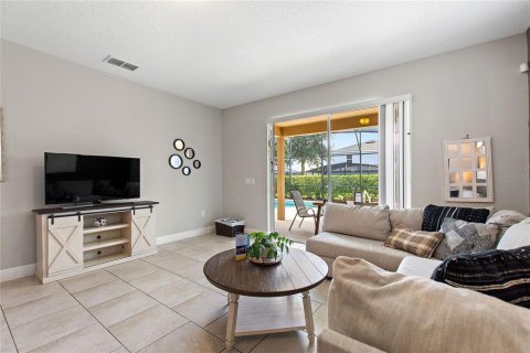 Casa en venta en Davenport, Florida, 5 dormitorios, 257.99 m2 № 2139219 - foto 14