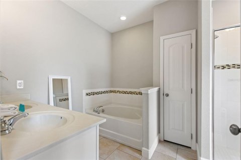 Casa en venta en Davenport, Florida, 5 dormitorios, 257.99 m2 № 2139219 - foto 19