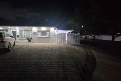 Appartement à louer à Hialeah, Floride: 120.87 m2 № 1976614 - photo 6