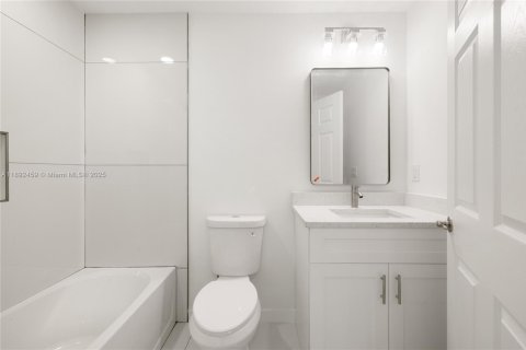 Villa ou maison à vendre à Lehigh Acres, Floride: 3 chambres, 98.66 m2 № 1946002 - photo 13